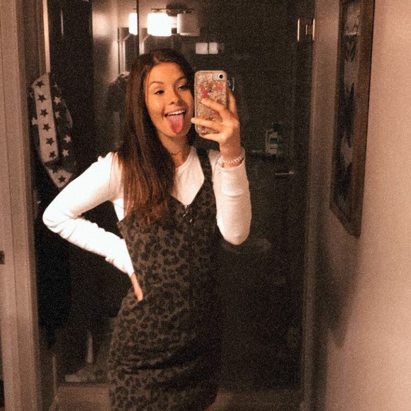 rachelehood